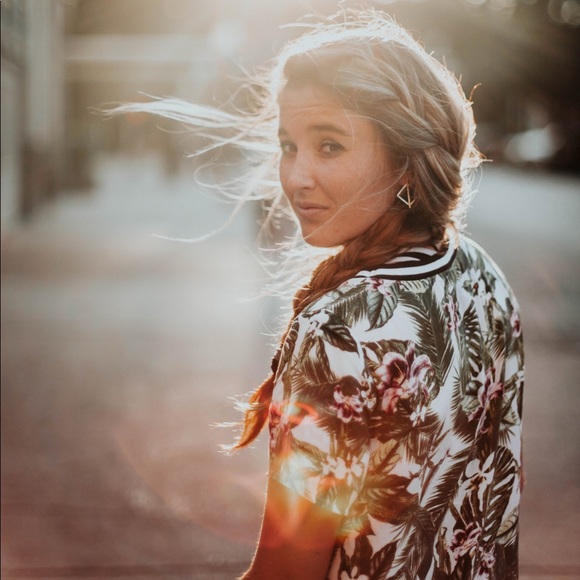 Meet your Posher, Pauli - Picture 2 of 4